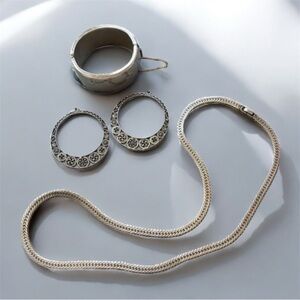 Silver Tone Jewelry Lot Bracelet‎ Earings Necklace